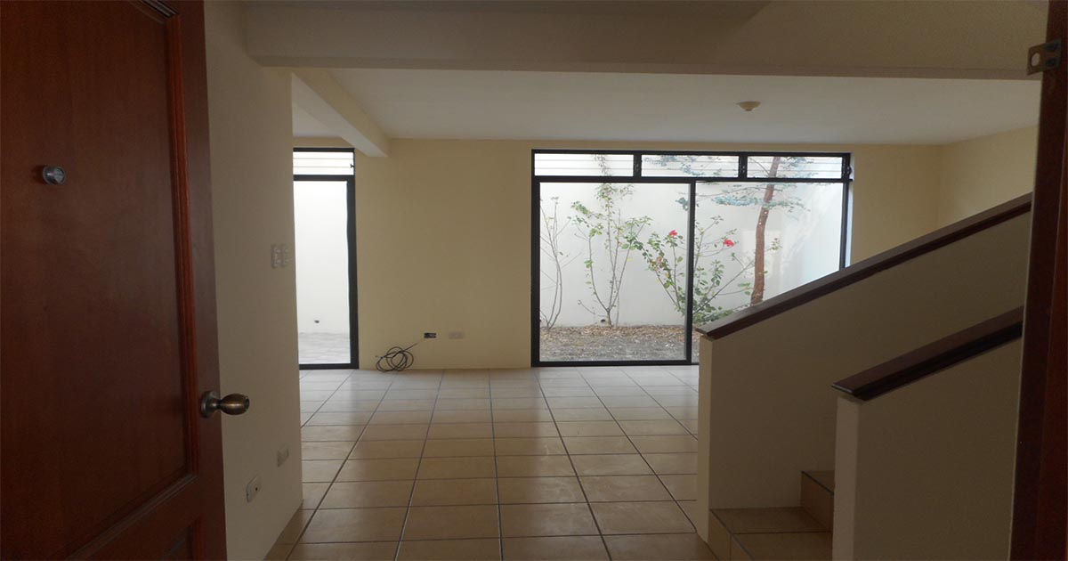 Venta de Casa o Casas, Terrenos, Propiedades, Apartamentos, Inmuebles en Guatemala, zona 11, zona 7, zona 2, zona 18, zona 16, Mixco, Carretera Al Salvador, Fraijanes, Santa Catarina Pinula, Antigua Guatemala, Villa Nueva, Villa Canales, San Miguel Petapa - Venta o Alquiler de Casas En Guatemala